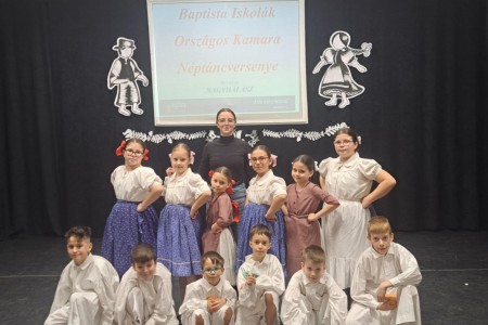 Baptista Iskolák Országos Kamara Néptáncversenye