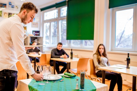 BIK vendéglátós tanulók az országos válogatón